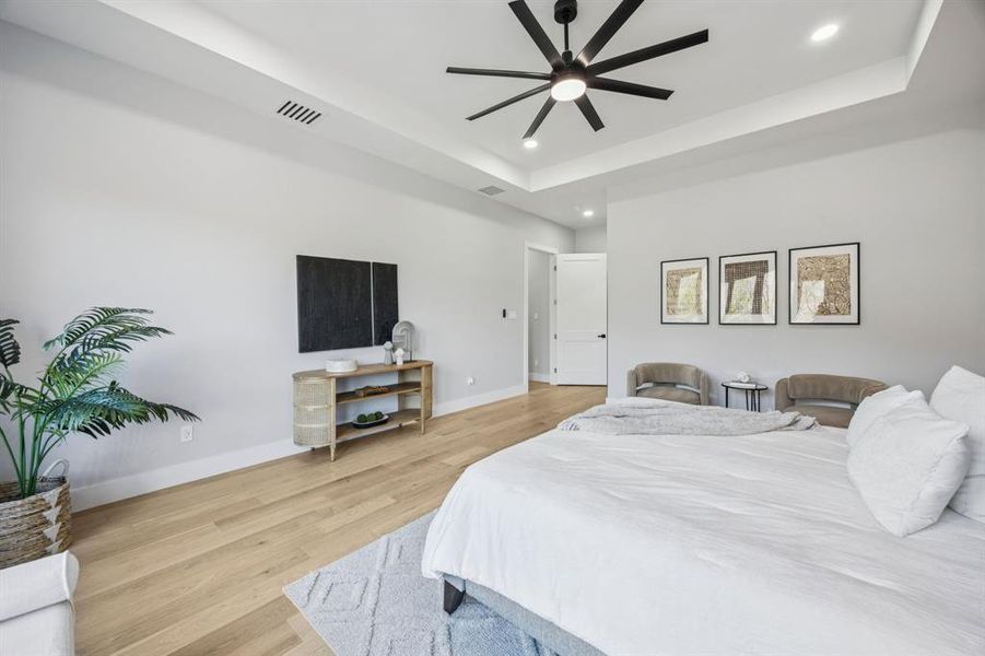 Furnished interior view inside a new home in , Cedar Hill (Image 11).