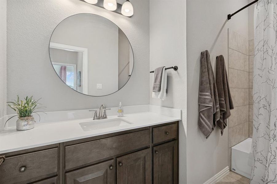 Furnished interior view inside a new home in , Weatherford (Image 17).