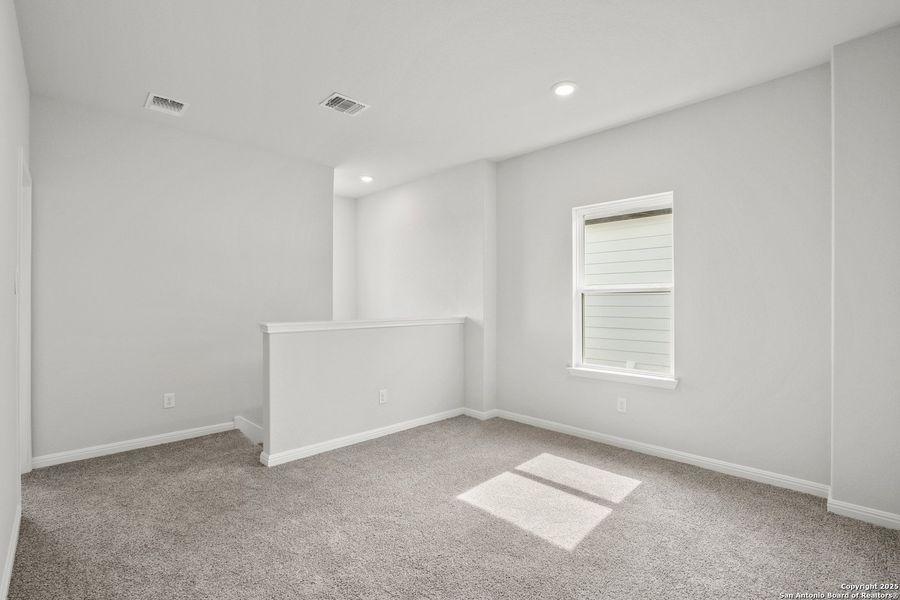 Spacious, unfurnished interior of a new home in Melissa Ranch, San Antonio (Image 27). Spacious, unfurnished interior of a new home in Melissa Ranch, San Antonio (Image 27).