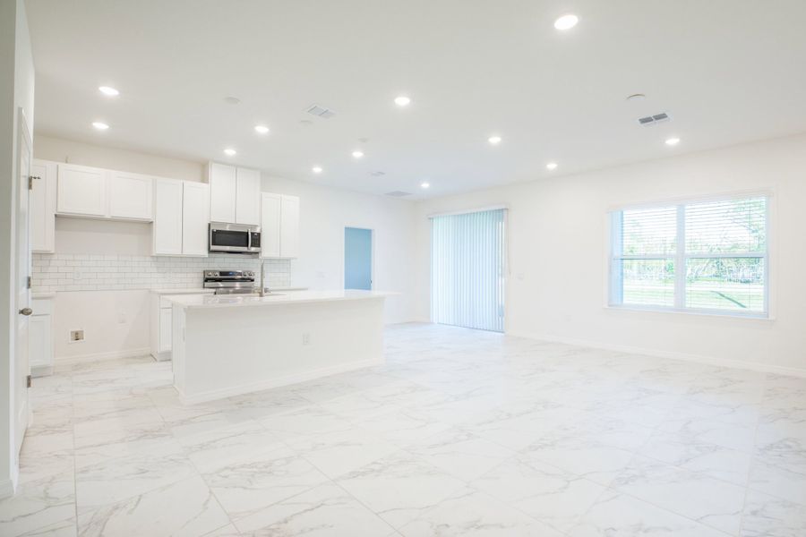 Representative unfurnished interior of a home built from the Clearwater by Maronda Homes in Vero Lake Estates, Sebastian (Image 10). Representative unfurnished interior of a home built from the Clearwater by Maronda Homes in Vero Lake Estates, Sebastian (Image 10).