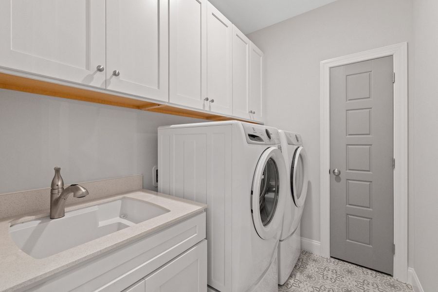 Representative furnished interior of a home built from the The Ellery by RobuckHomes in Baylee Ridge, Selma (Image 17).
