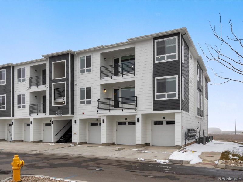 Image 24 of a home in Gateway Commons.