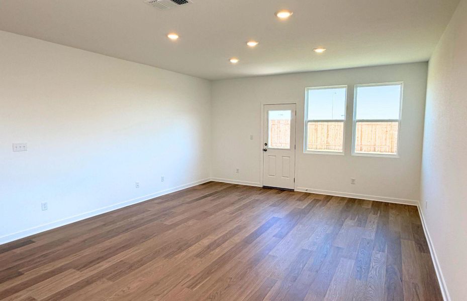 Spacious, unfurnished interior of a new home in Alto, San Marcos (Image 19).