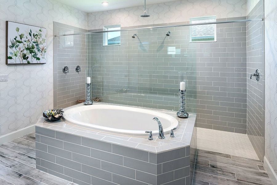 Representative furnished interior of a home built from the Amelia by Taylor Morrison in Tiburon, Nokomis (Image 6).