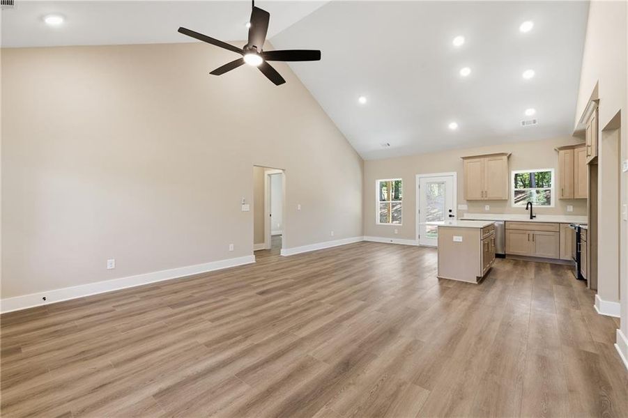 Spacious, unfurnished interior of a new home in , Clarkesville (Image 39).