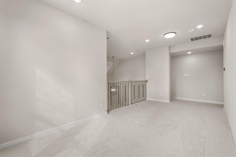 Spacious, unfurnished interior of a new home in , Montgomery (Image 19).