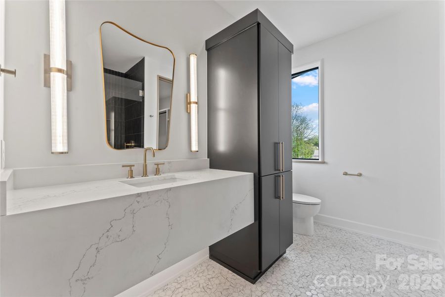 Bedroom 5 Ensuite bathroom