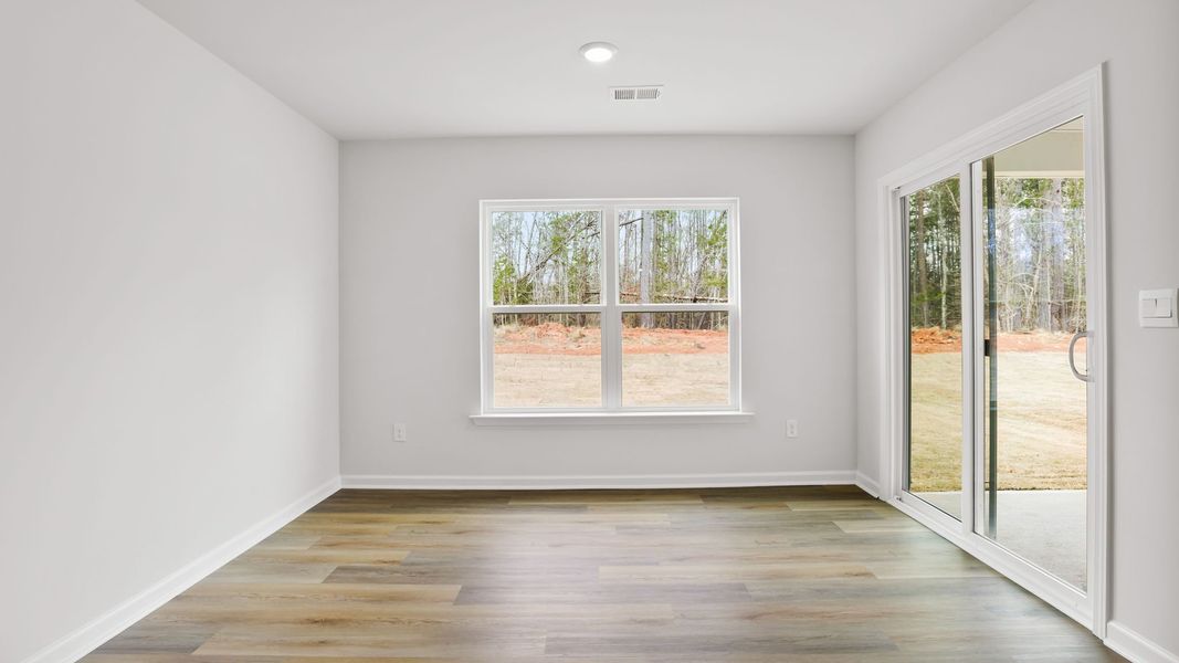 Spacious, unfurnished interior of a new home in Cedar Gap, Fountain Inn (Image 21).