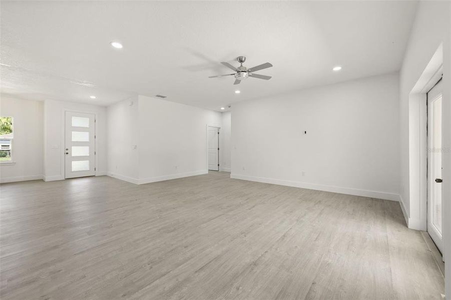 Spacious, unfurnished interior of a new home in , Palm Bay (Image 21).