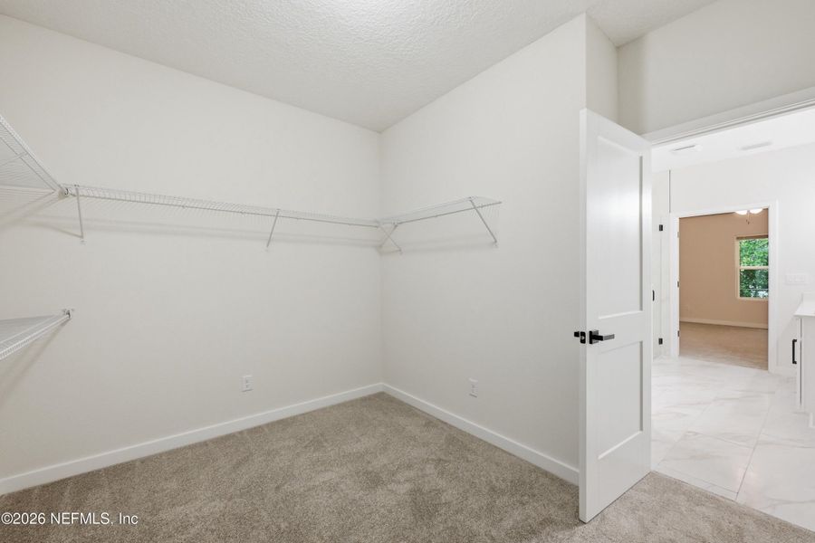 Spacious, unfurnished interior of a new home in , Jacksonville (Image 16).