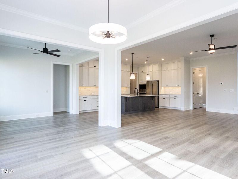 012-1280x960-breakfast-nook