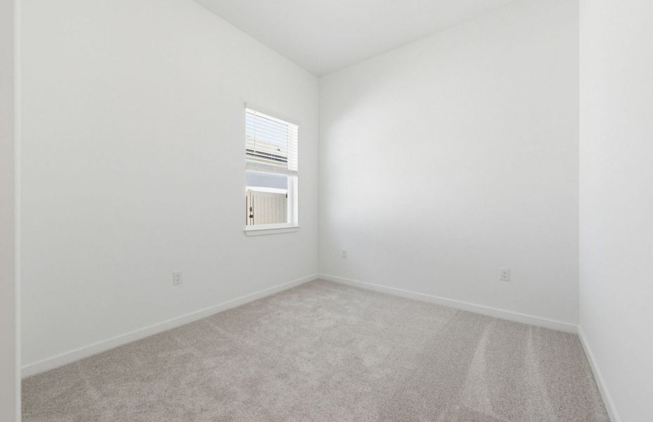 Spacious, unfurnished interior of a new home in Vida's Way, Wesley Chapel (Image 13).