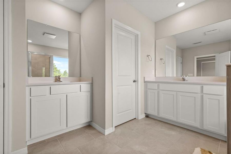 Furnished interior view inside a new home in Deerbrook, Land O' Lakes (Image 30).