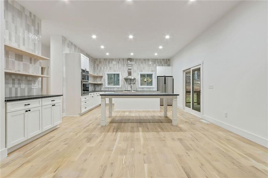 Furnished interior view inside a new home in , Waleska (Image 6).