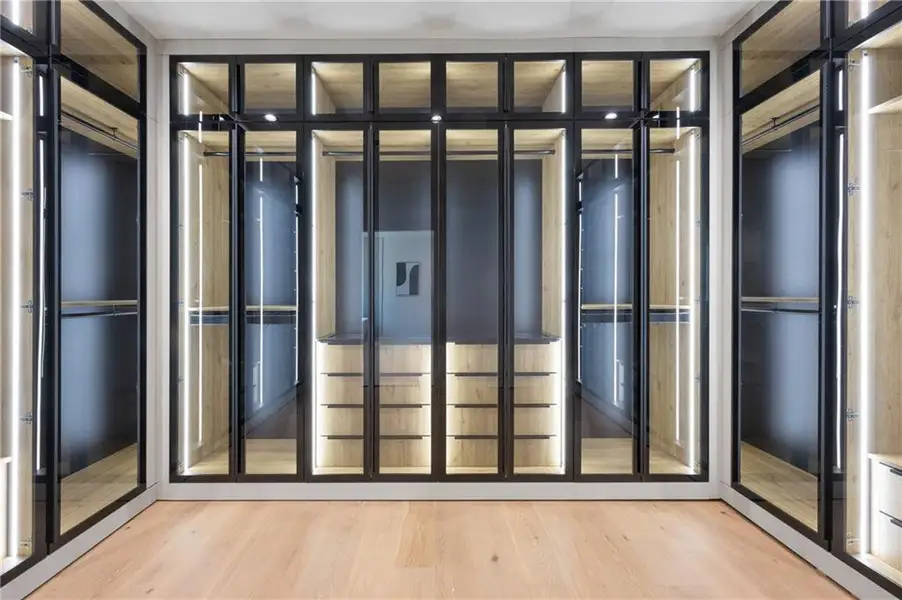 Image 52 of a home in .