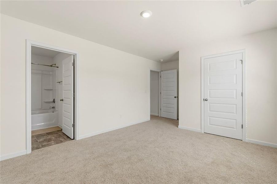 Spacious, unfurnished interior of a new home in Bridle Creek, Locust Grove (Image 26). Spacious, unfurnished interior of a new home in Bridle Creek, Locust Grove (Image 26).