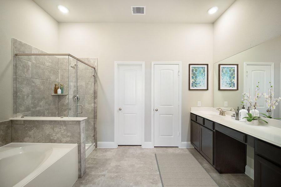 Furnished interior view inside a new home in Elyson, Katy (Image 13).