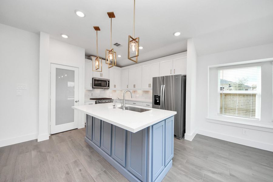 Furnished interior view inside a new home in Laurel Landing: Landmark Collection, Alvin (Image 6).