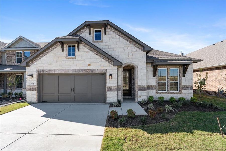 Exterior details and patio area of a home in Morningstar, Aledo (Image 18).