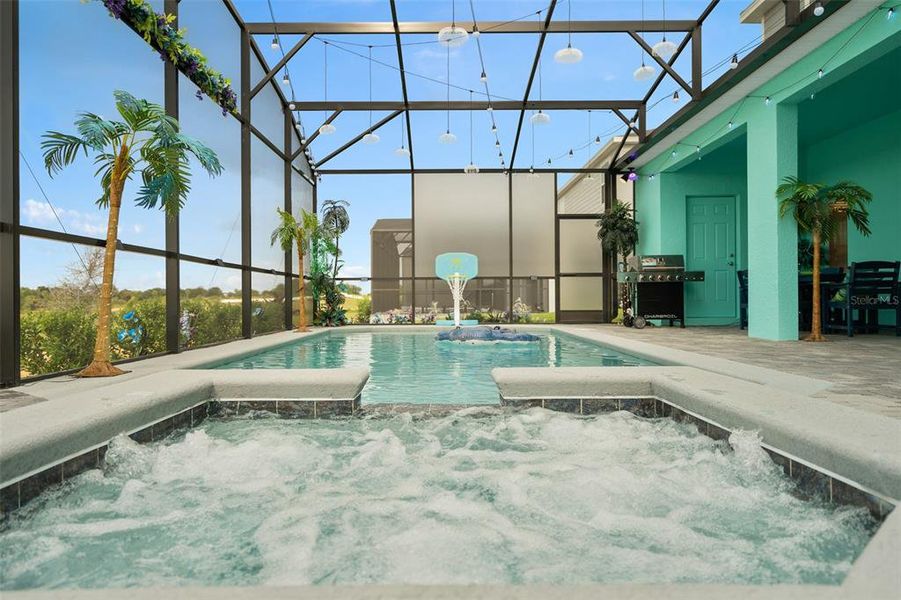 Exterior details and patio area of a home in Windsor Cay Resort, Clermont (Image 20).