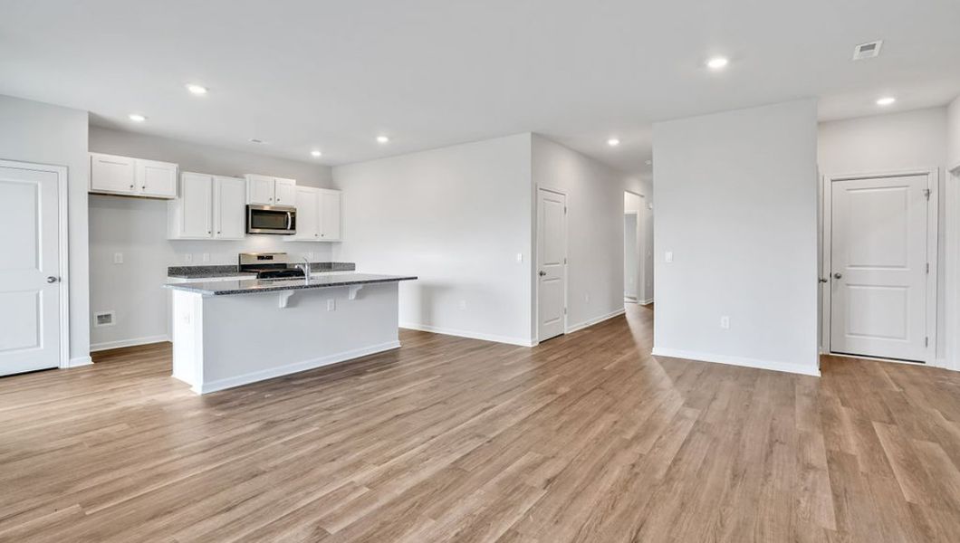 Spacious, unfurnished interior of a new home in Halls Landing, Bolivia (Image 30).