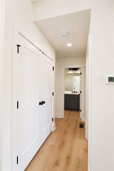 Spacious, unfurnished interior of a new home in , Gainesville (Image 30). Spacious, unfurnished interior of a new home in , Gainesville (Image 30).