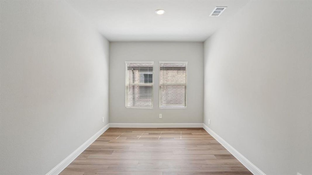 Spacious, unfurnished interior of a new home in Windmore, Princeton (Image 31).