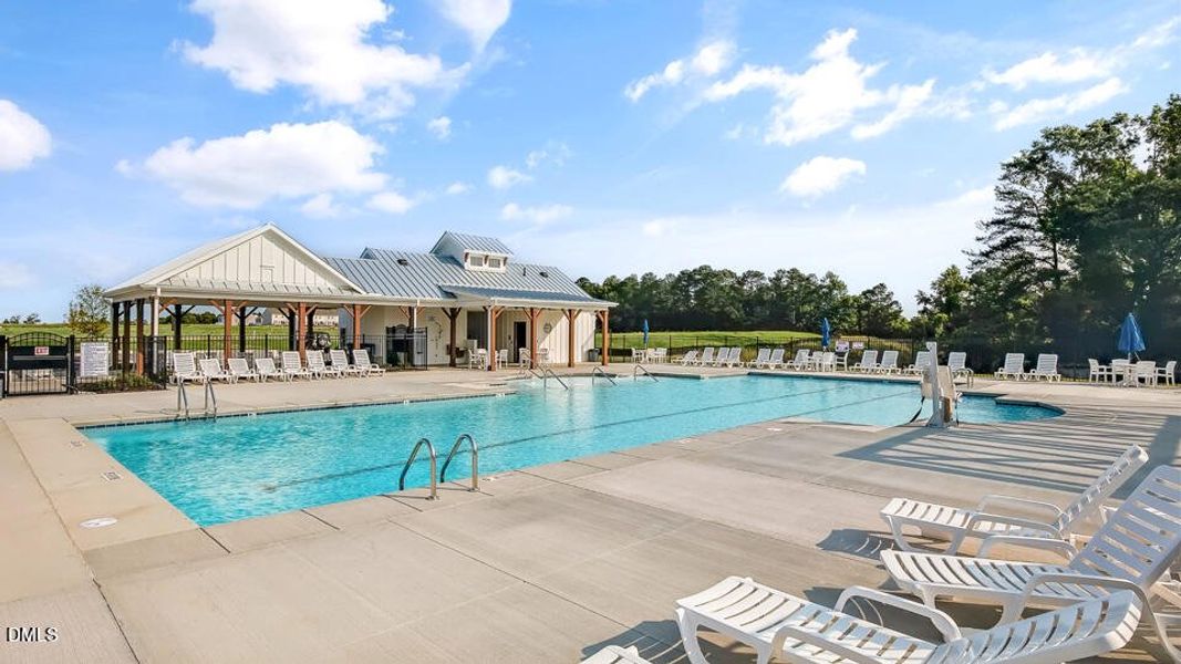 honeycutt-oaks-monument-pool-001