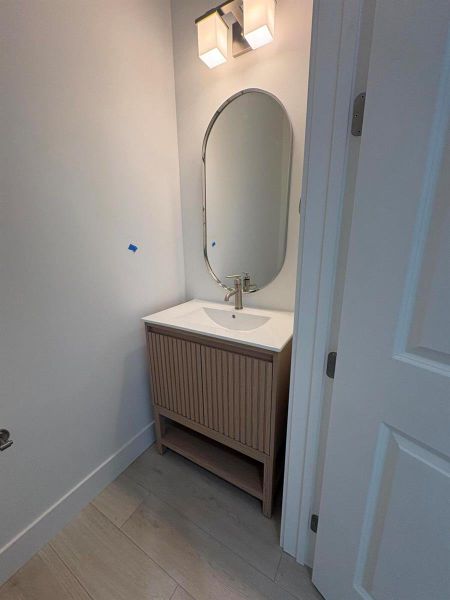 Mallory Powder w/Floating Vanity