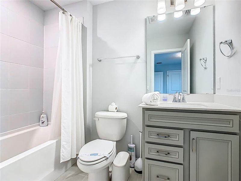 Furnished interior view inside a new home in , Orlando (Image 32).