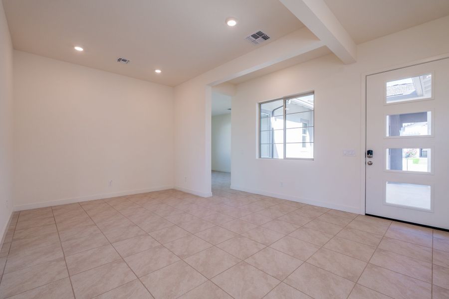Spacious, unfurnished interior of a new home in Whispering Hills, Phoenix (Image 11).