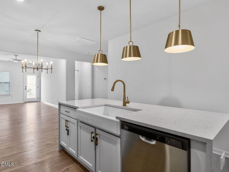 011-1280x960-kitchen