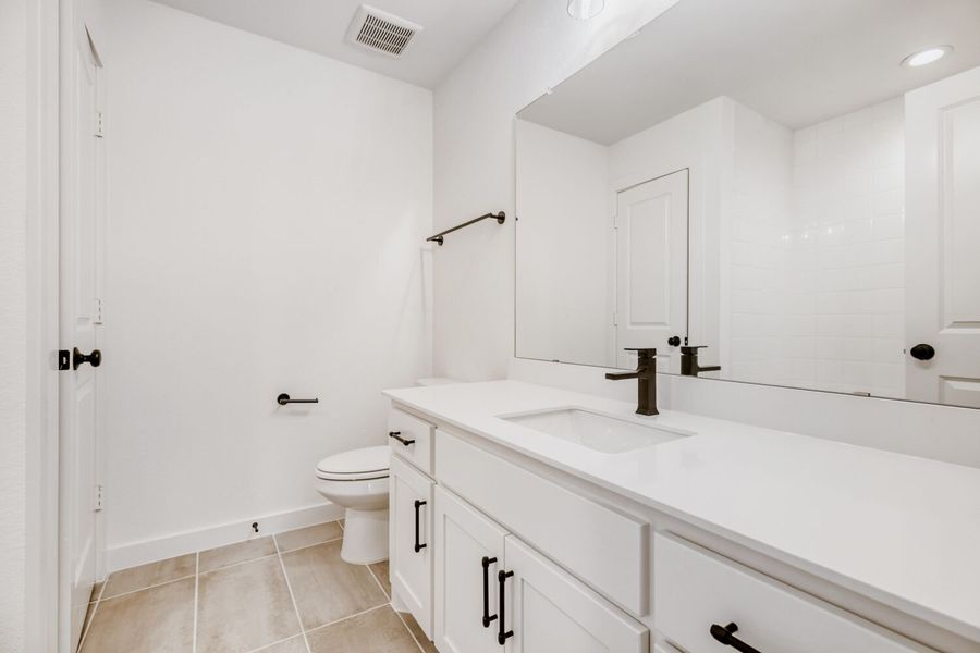3121 Lacebark - Full Bathroom