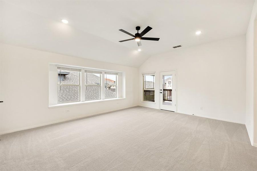 Spacious, unfurnished interior of a new home in West Crossing, Anna (Image 31).