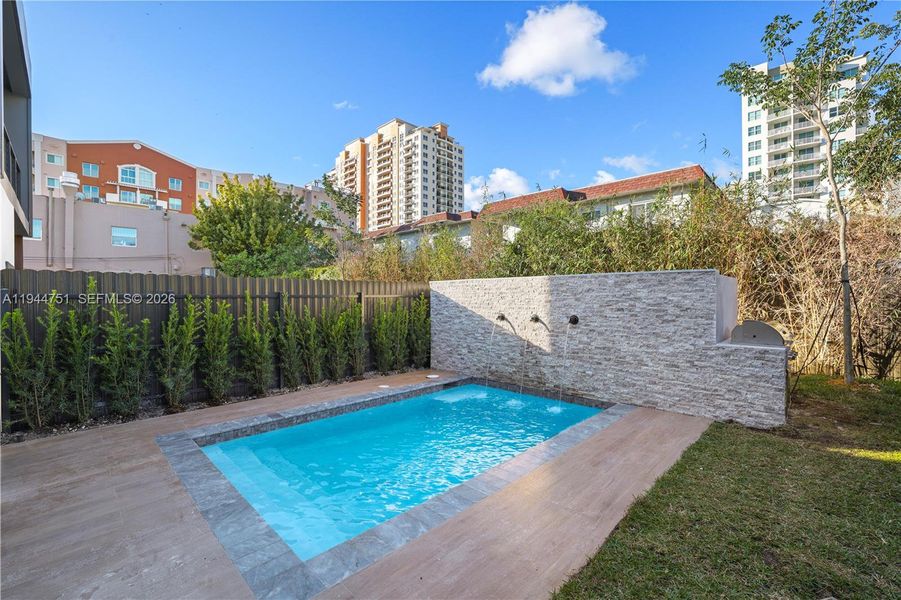 Image 32 of a home in .