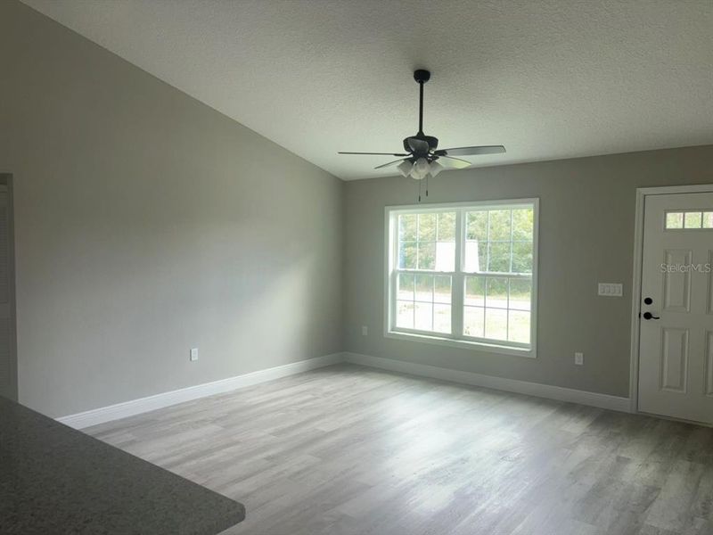 Spacious, unfurnished interior of a new home in , Dunnellon (Image 10).