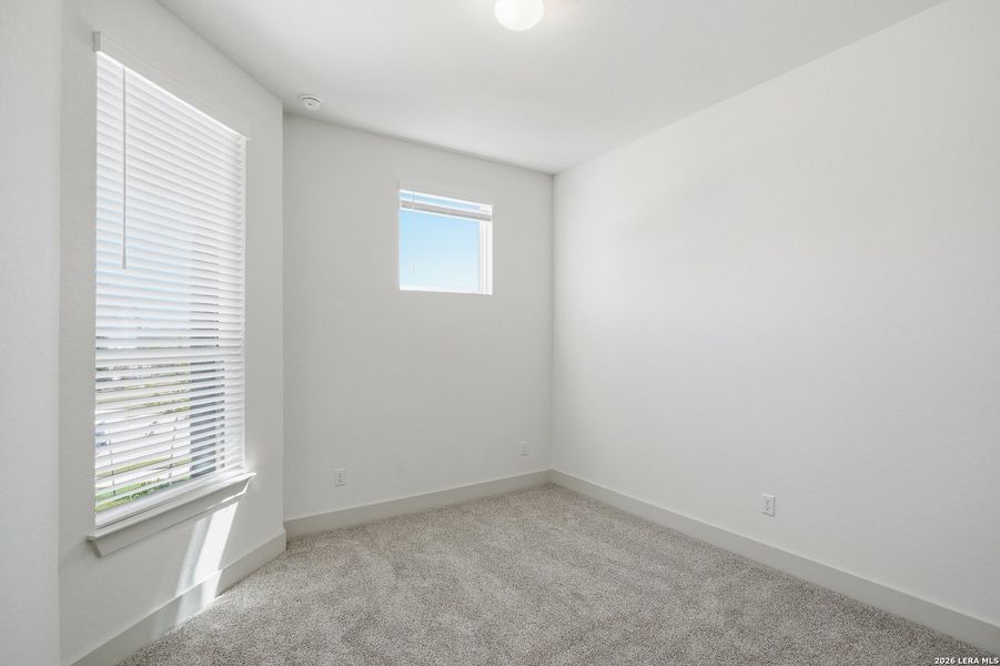 Spacious, unfurnished interior of a new home in Buffalo Crossing, Cibolo (Image 33).