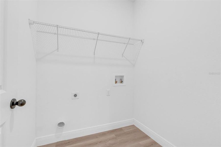 Spacious, unfurnished interior of a new home in , Ocala (Image 37).