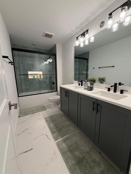 Furnished interior view inside a new home in , Winter Garden (Image 40).