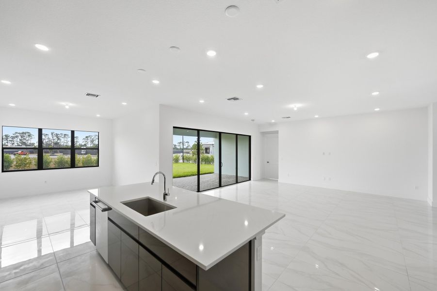 33-print-10140-royal-ascot-avenue