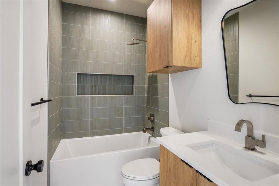 Furnished interior view inside a new home in , Dallas (Image 18).