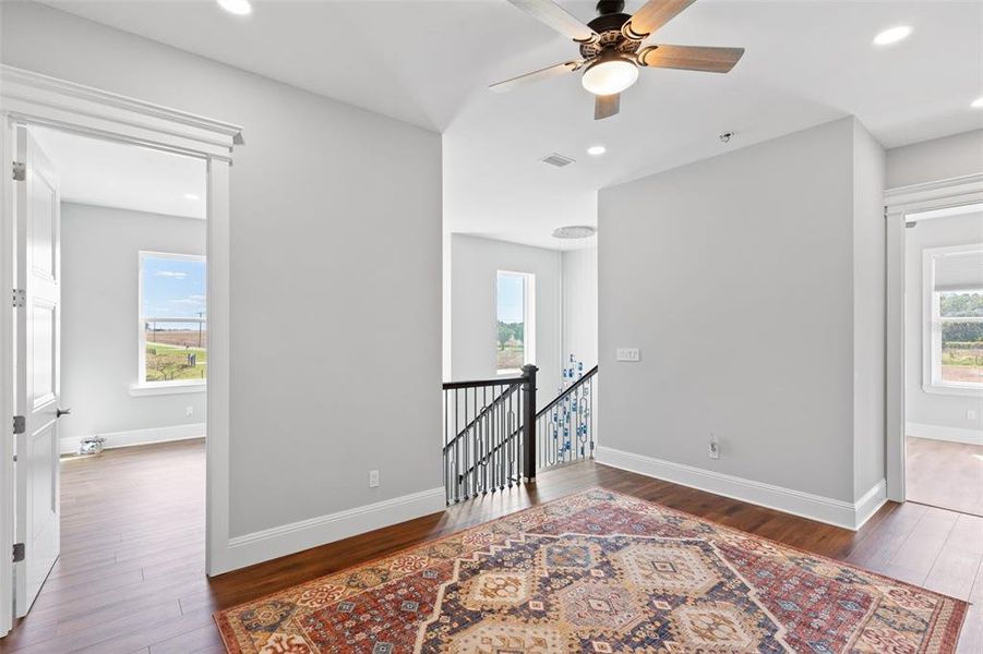 Spacious, unfurnished interior of a new home in , Thonotosassa (Image 34).