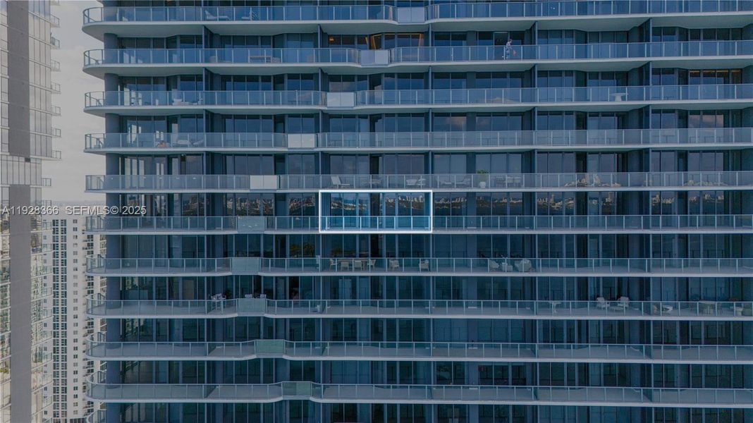 Condo located in Miami, FL showcasing its design and architecture (Image 5). Condo located in Miami, FL showcasing its design and architecture (Image 5).