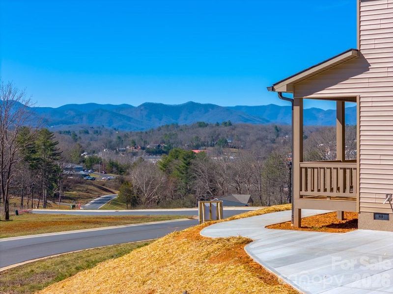 Exterior details and patio area of a home in , Franklin (Image 24).