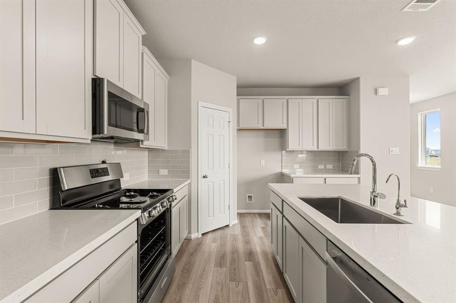 This kitchen is not only a functional space but also has ample storage. Whether you're a seasoned chef or just love to gather and enjoy good food, this kitchen is a dream come true.