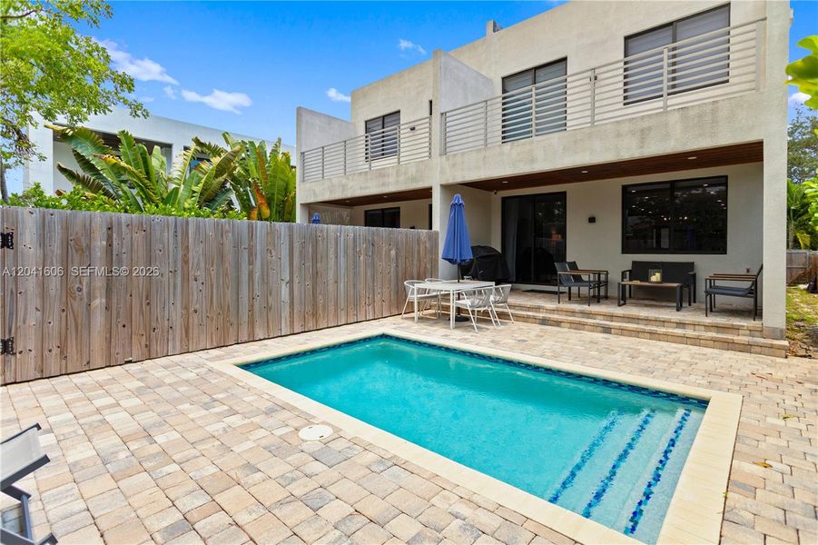 Exterior details and patio area of a home in , Fort Lauderdale (Image 22).