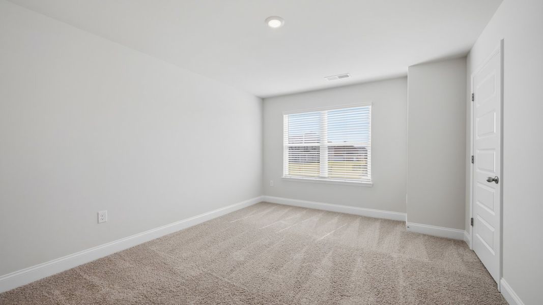 Spacious, unfurnished interior of a new home in Heritage Pointe, Senoia (Image 27).