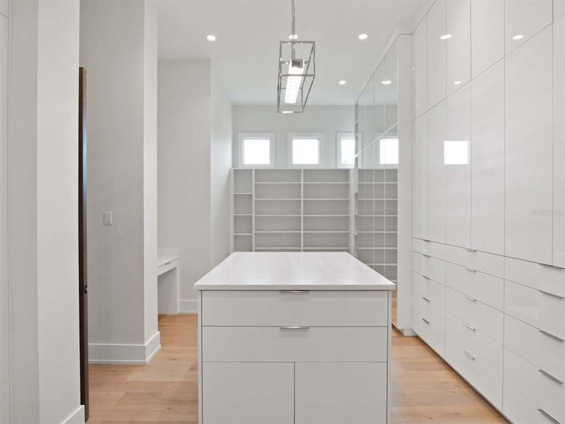 Furnished interior view inside a new home in , Orlando (Image 32).