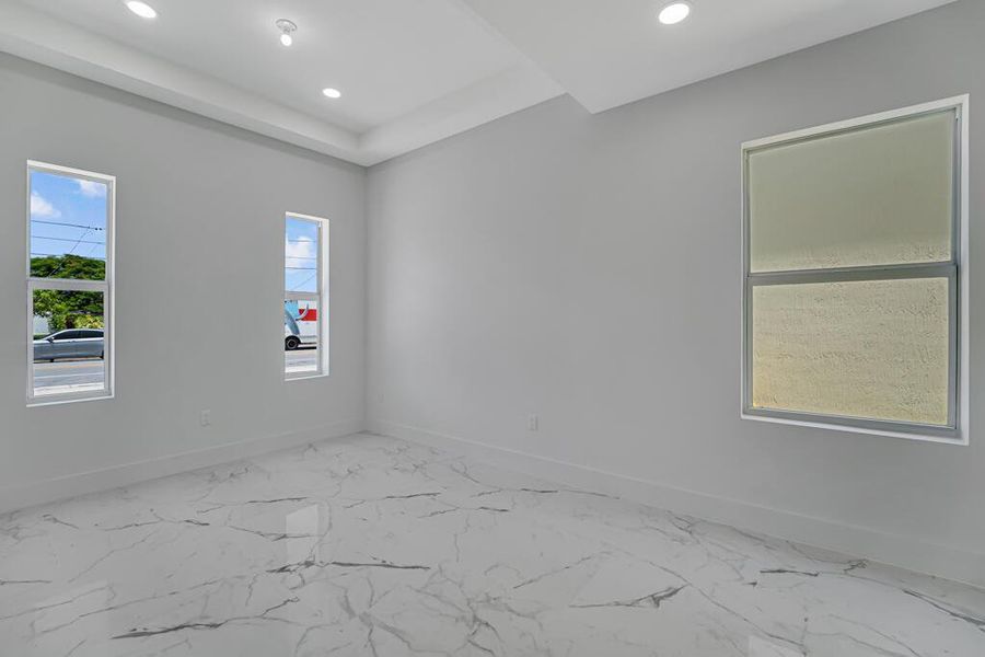 Spacious, unfurnished interior of a new home in , Boynton Beach (Image 21).