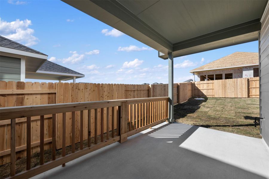 Representative images and renderings are for illustrative purposes. Actual structural options and design finishes of home may vary.